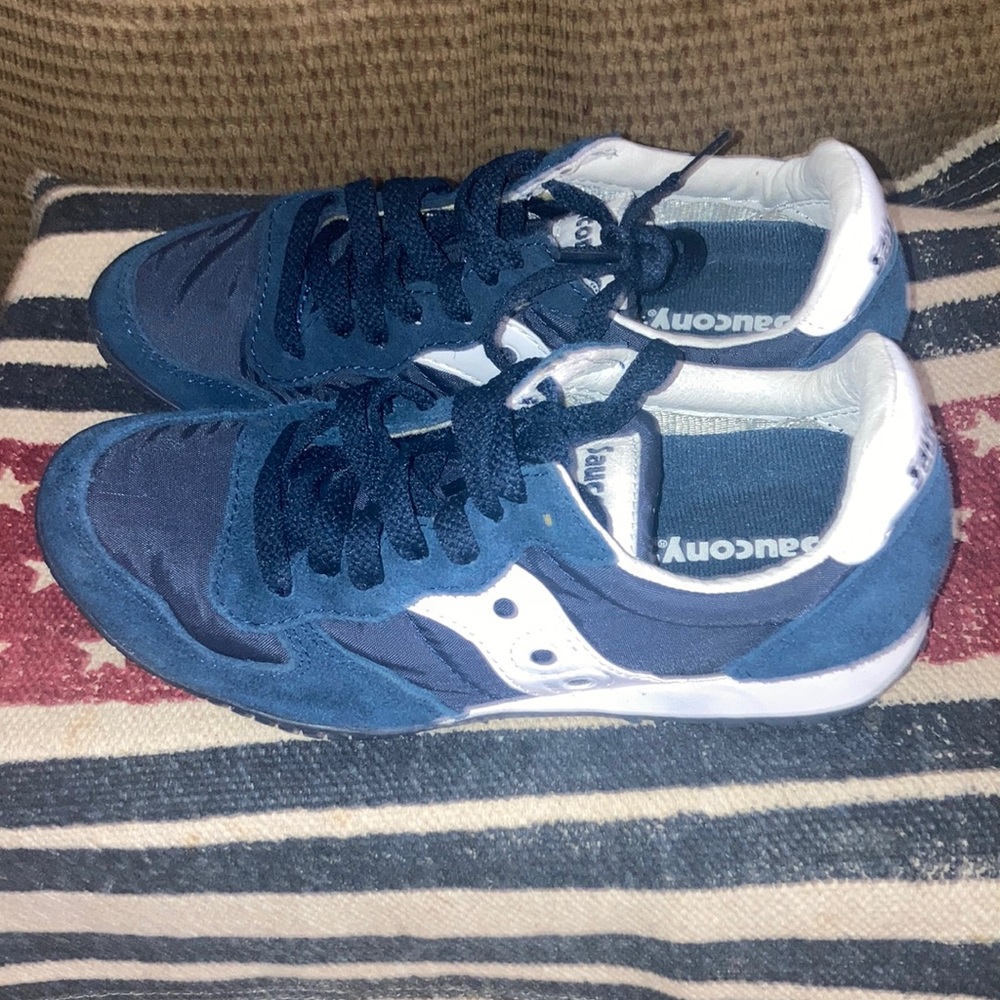 Stylish Comfort Women’s Saucony Athletic Running Shoes. Size 5.5